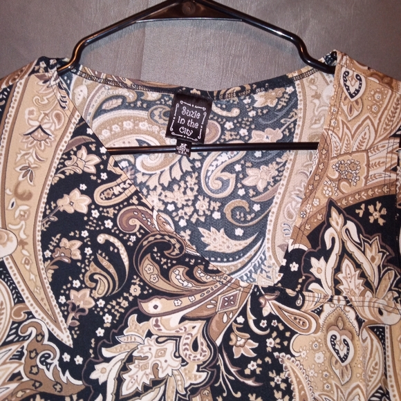 Susie in the city pailsy pleated stretch medium blouse - Picture 6 of 7